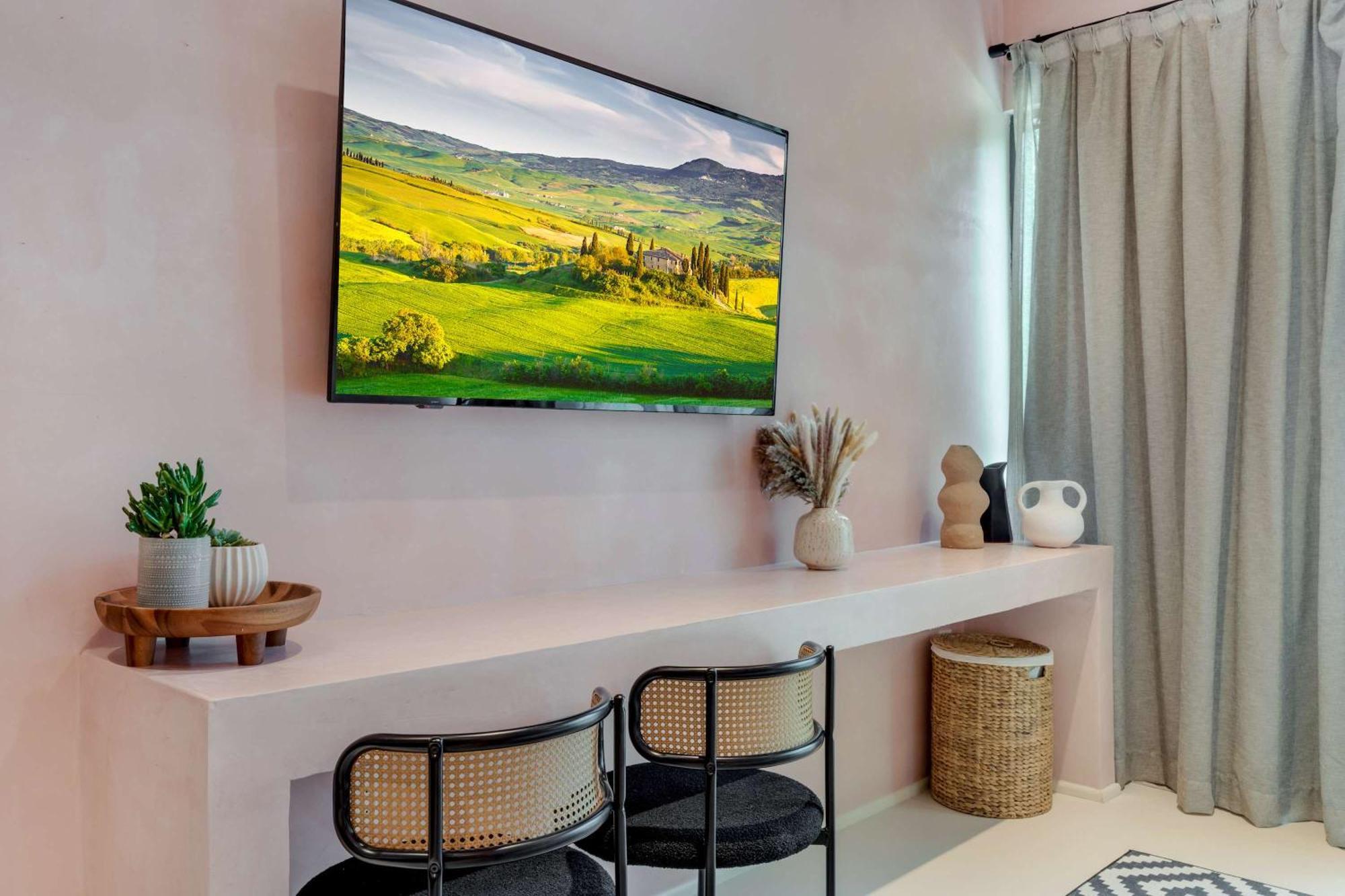 Artisan Studio- Breakfast Nook By Design District *